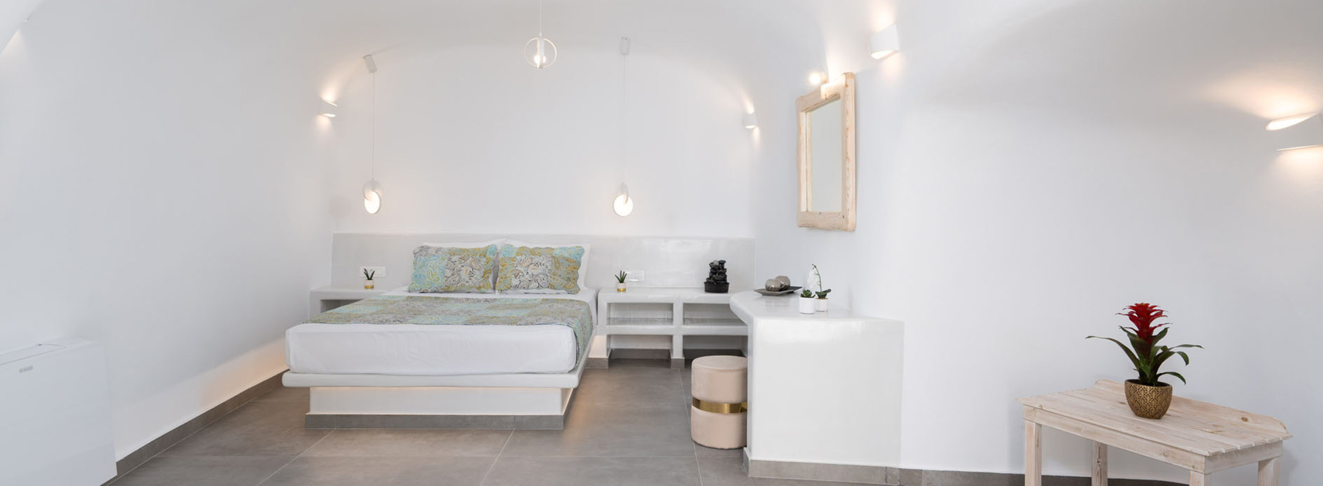 http://www.yiotacollection.com/NEW Lux Yiota Collection Suite 1 & Prive Jacuzzi